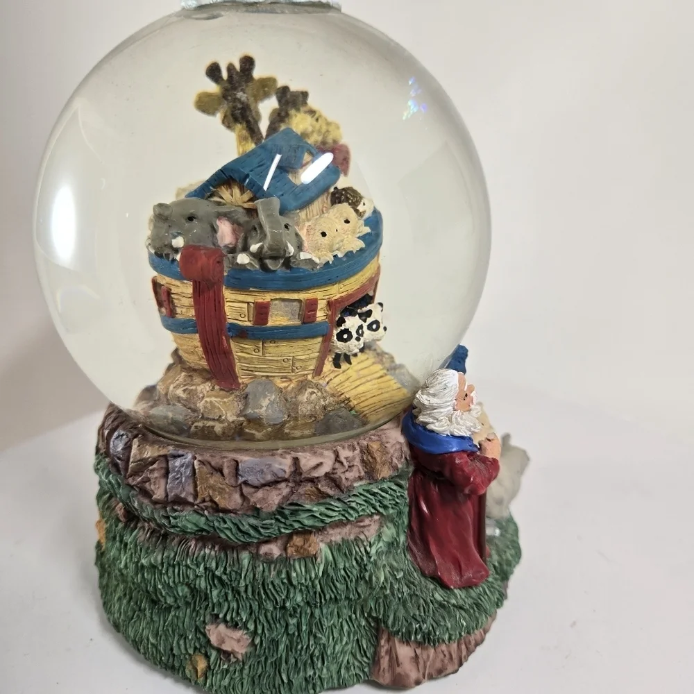 Classic Traditions Noah's Ark Musical Water Snow Globe 6